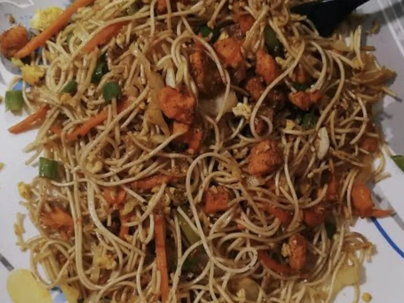 Egg Chicken Chowmein
