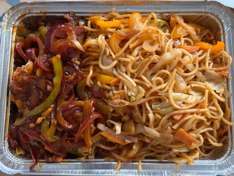 Veg Hakka Noodles and Manchurian
